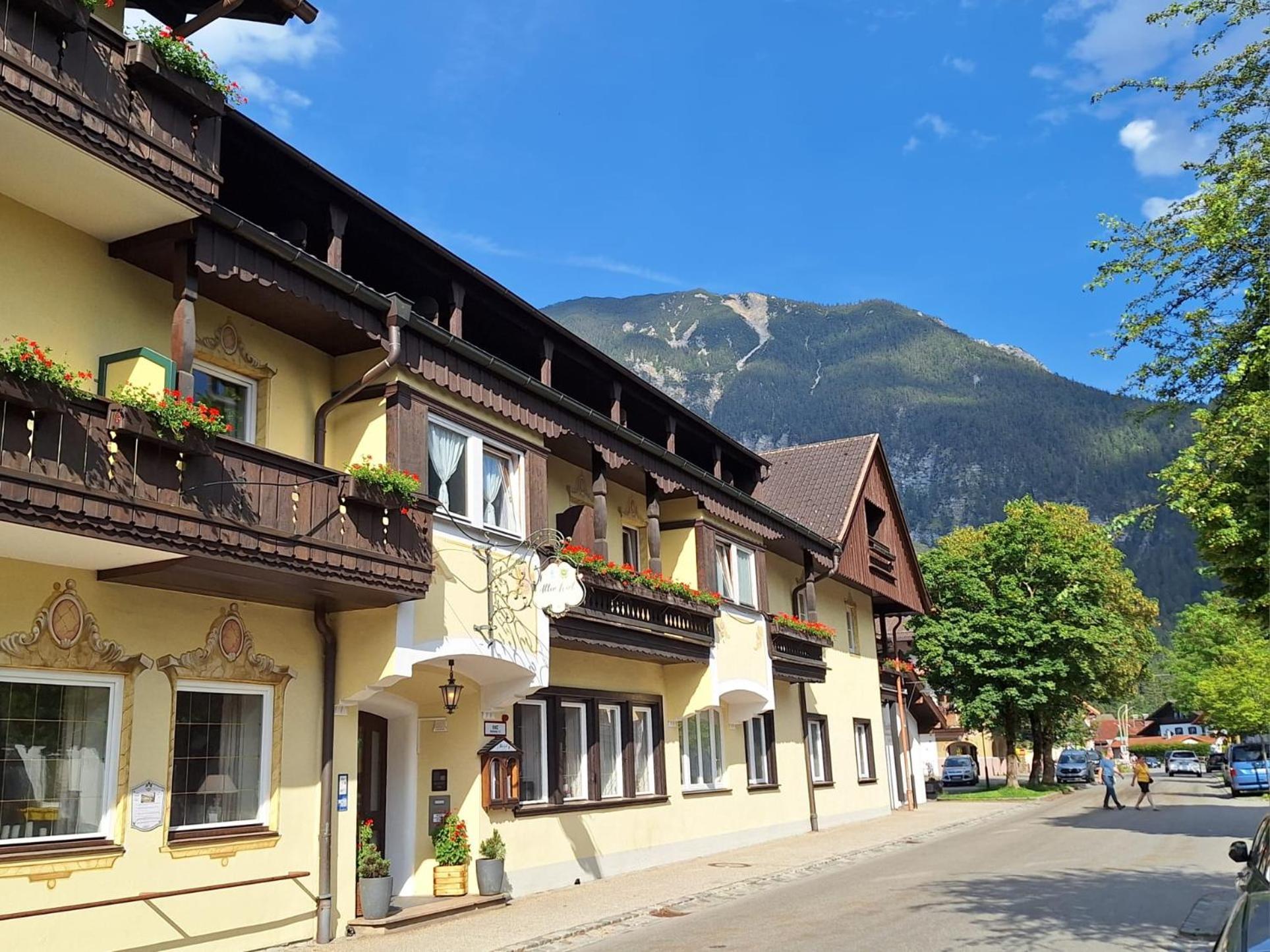 Hotel Gasthof Alter Wirt Farchant Exterior photo